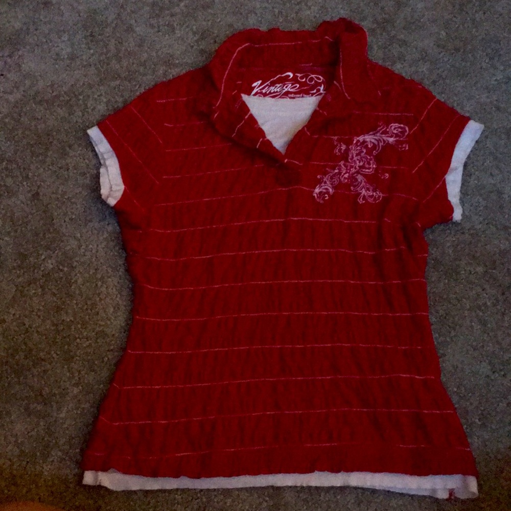 Red and white vintage tee.